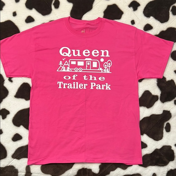 Hanes Pink Short Sleeve Tee Queen of the Trailer Park - Picture 1 of 8